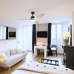 Hyper Centre Avec Balcon *